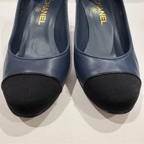 CHANEL Cruise 2012 Collection Cap Toe Pumps Navy Black 38 GUC - Picture 4 of 15